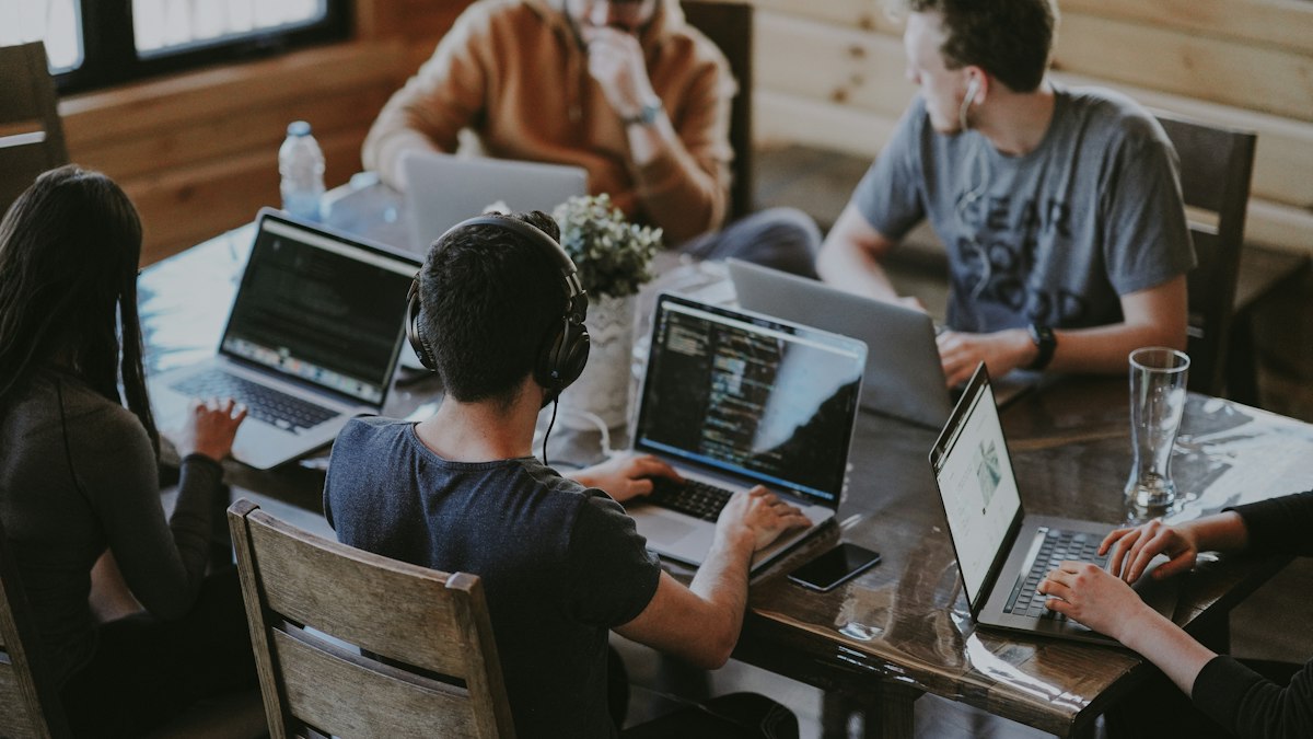 Quem vende na sua software house? Os três arranjos possíveis
